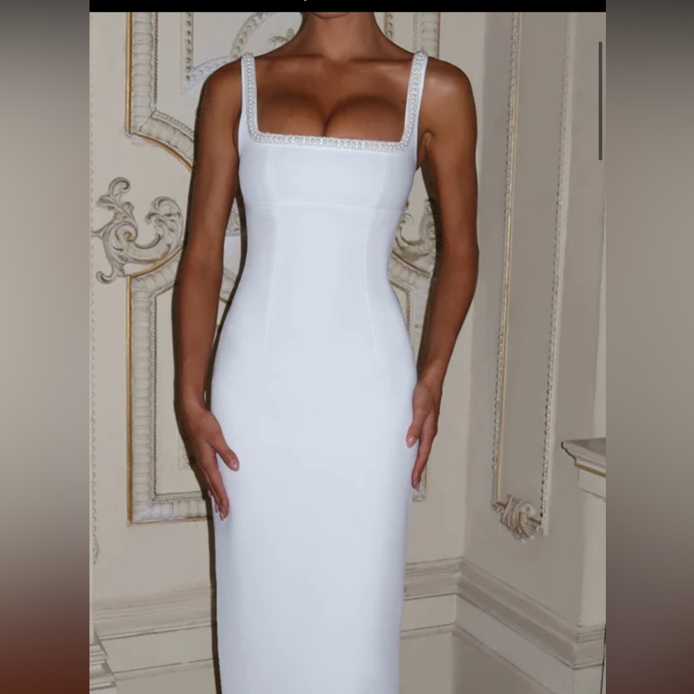 Chic Strapless White Dress